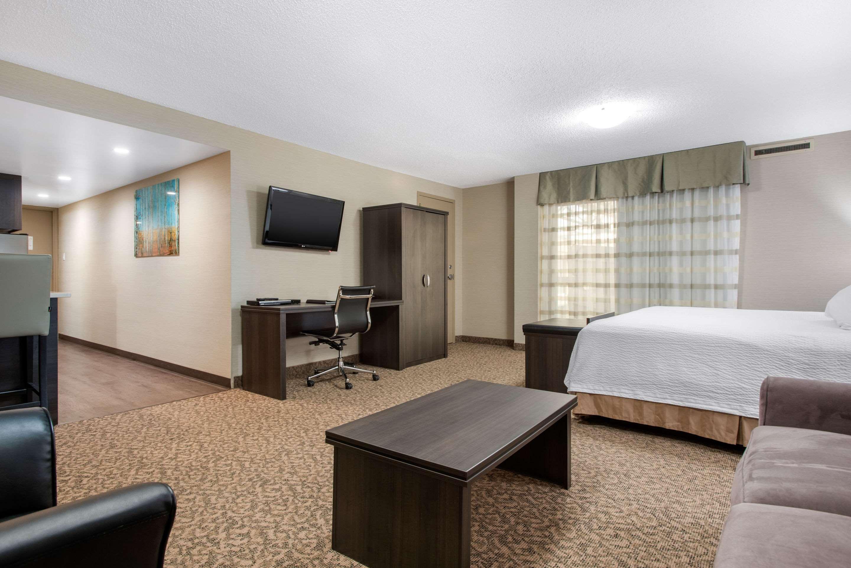 Clarion Hotel & Suites Brandon Eksteriør billede