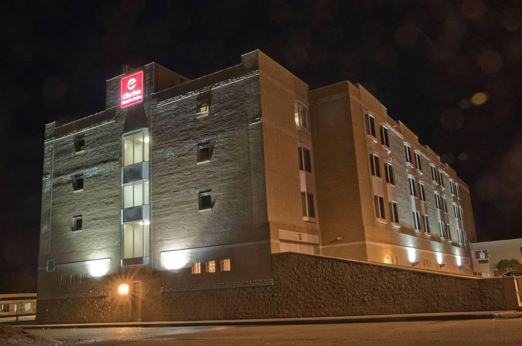 Clarion Hotel & Suites Brandon Eksteriør billede