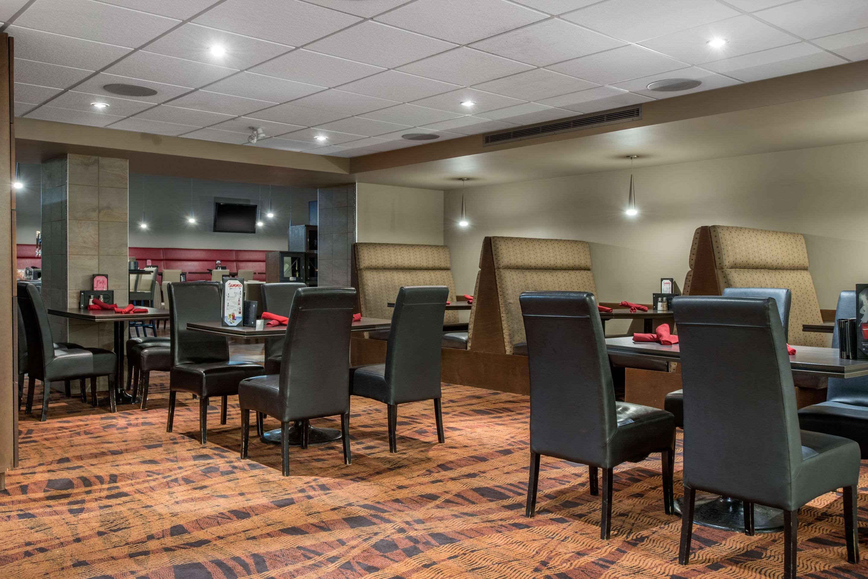 Clarion Hotel & Suites Brandon Eksteriør billede