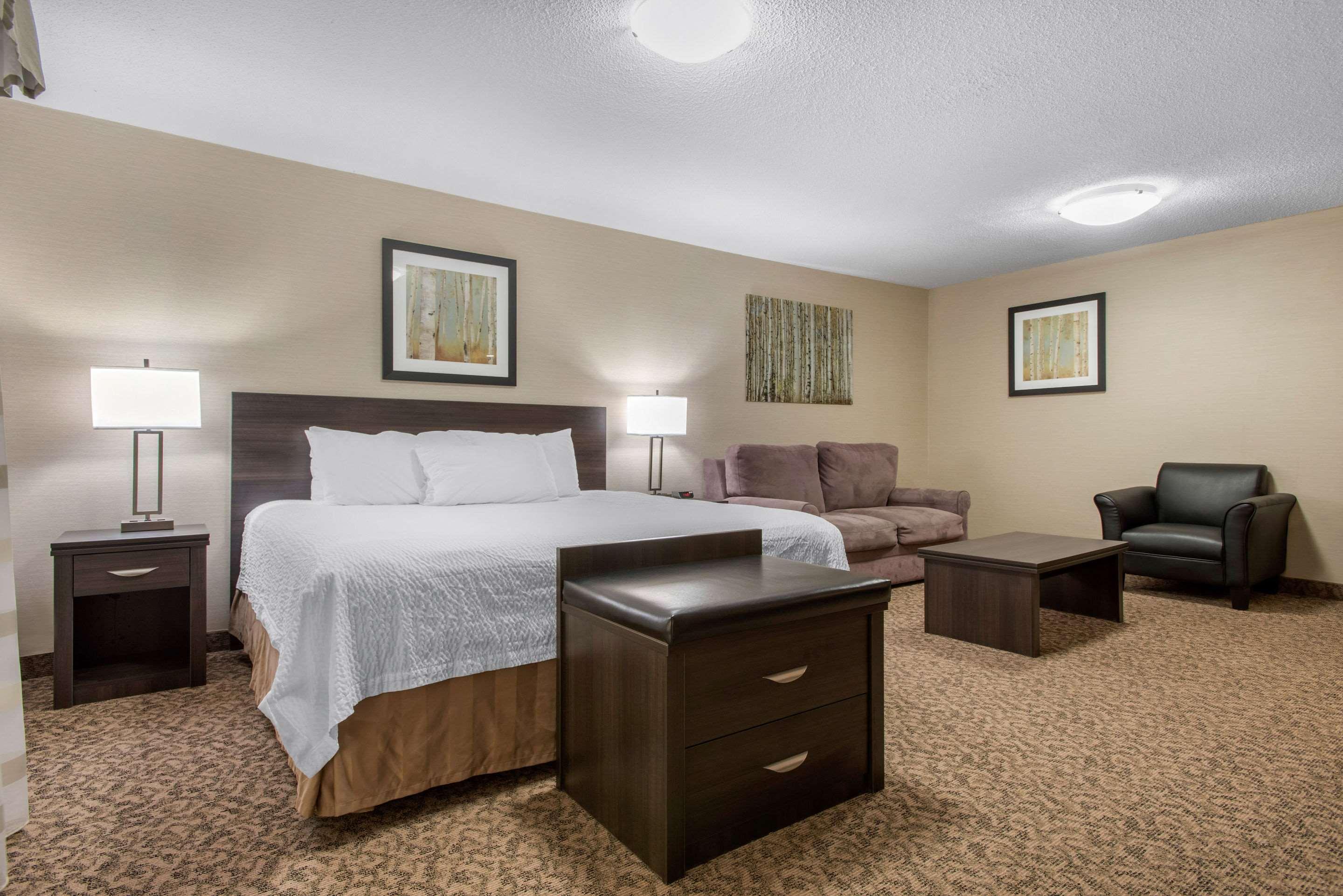 Clarion Hotel & Suites Brandon Eksteriør billede