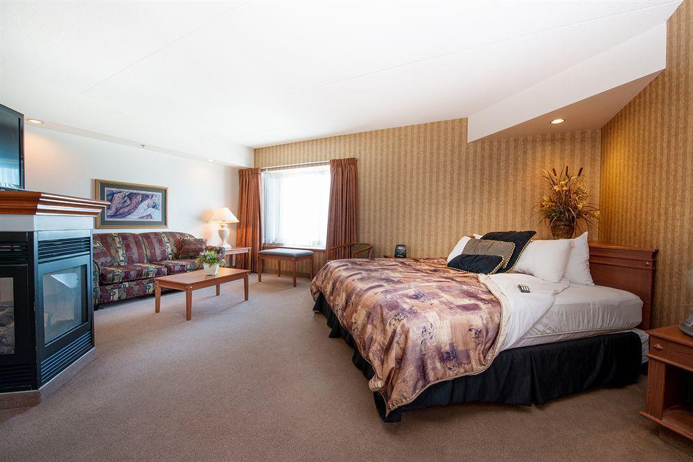 Clarion Hotel & Suites Brandon Eksteriør billede