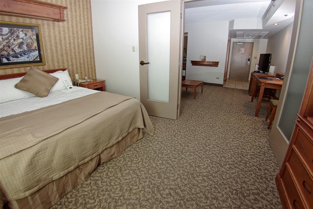 Clarion Hotel & Suites Brandon Eksteriør billede