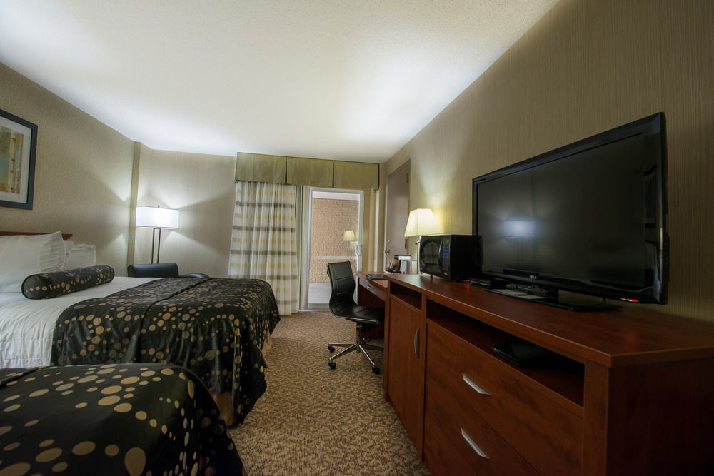 Clarion Hotel & Suites Brandon Eksteriør billede