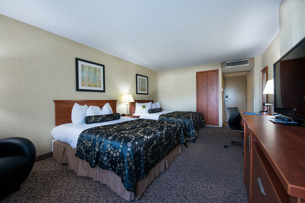 Clarion Hotel & Suites Brandon Eksteriør billede