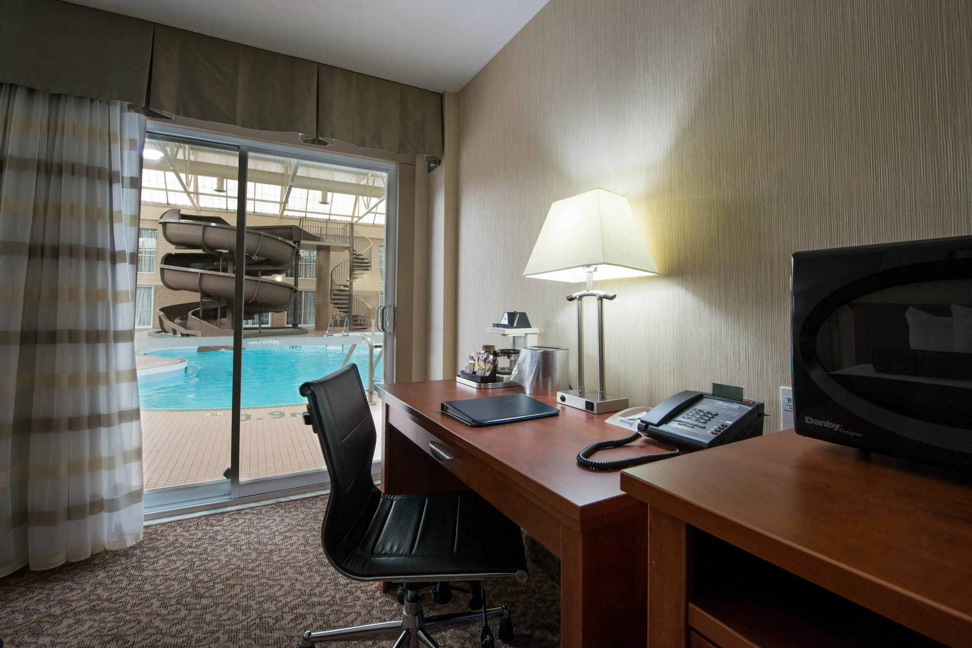 Clarion Hotel & Suites Brandon Eksteriør billede